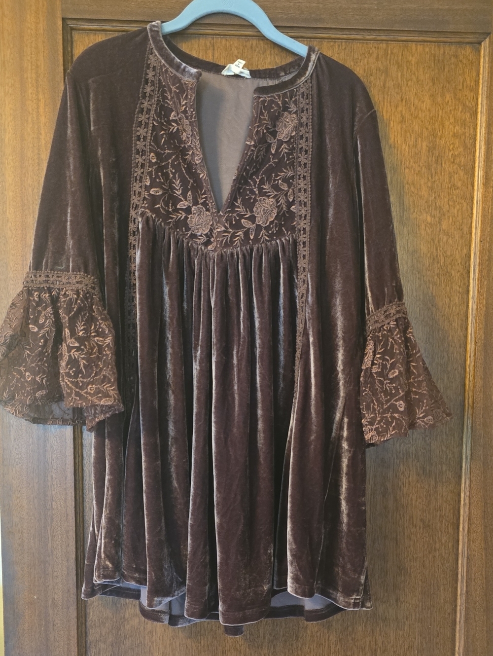 POL Velvet Embroidered Tunic Top - Cocoa